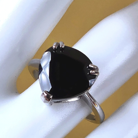 925 Sterling Silver Ring Sz 7.5 with Natural Heart Shape Black Spinel. - Picture 6 of 12